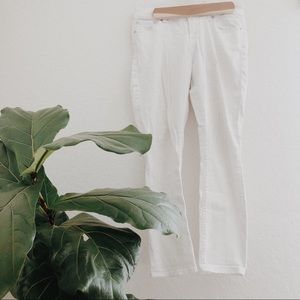 🚚 MOVING SALE! 🚚 White Lucky Brand skinny jeans